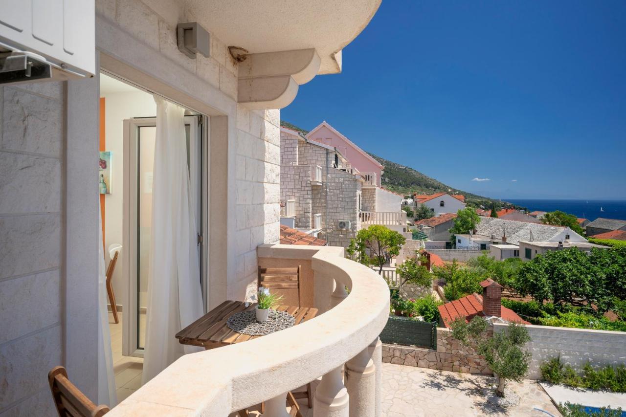 Hektorovic Poolside Apartments Bol Exterior foto