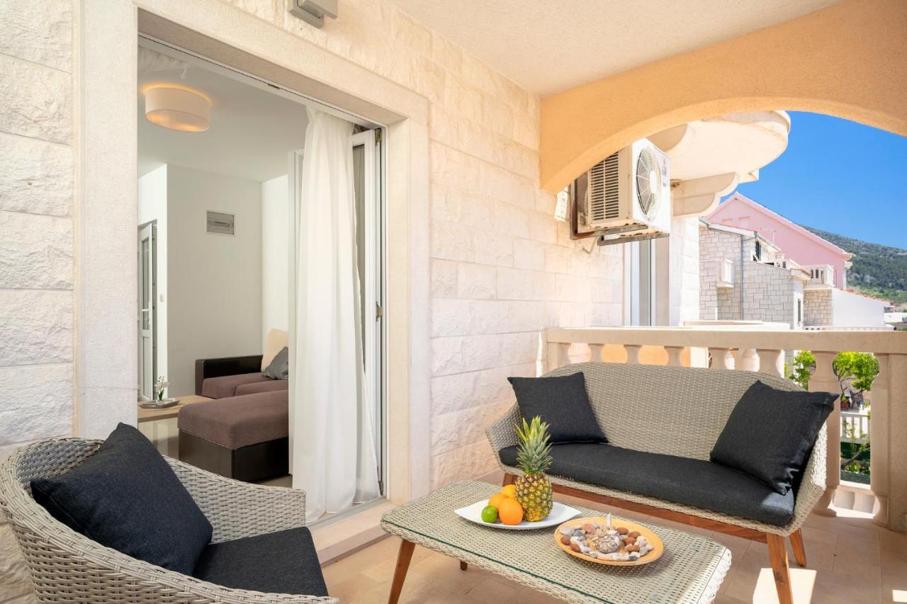 Hektorovic Poolside Apartments Bol Exterior foto