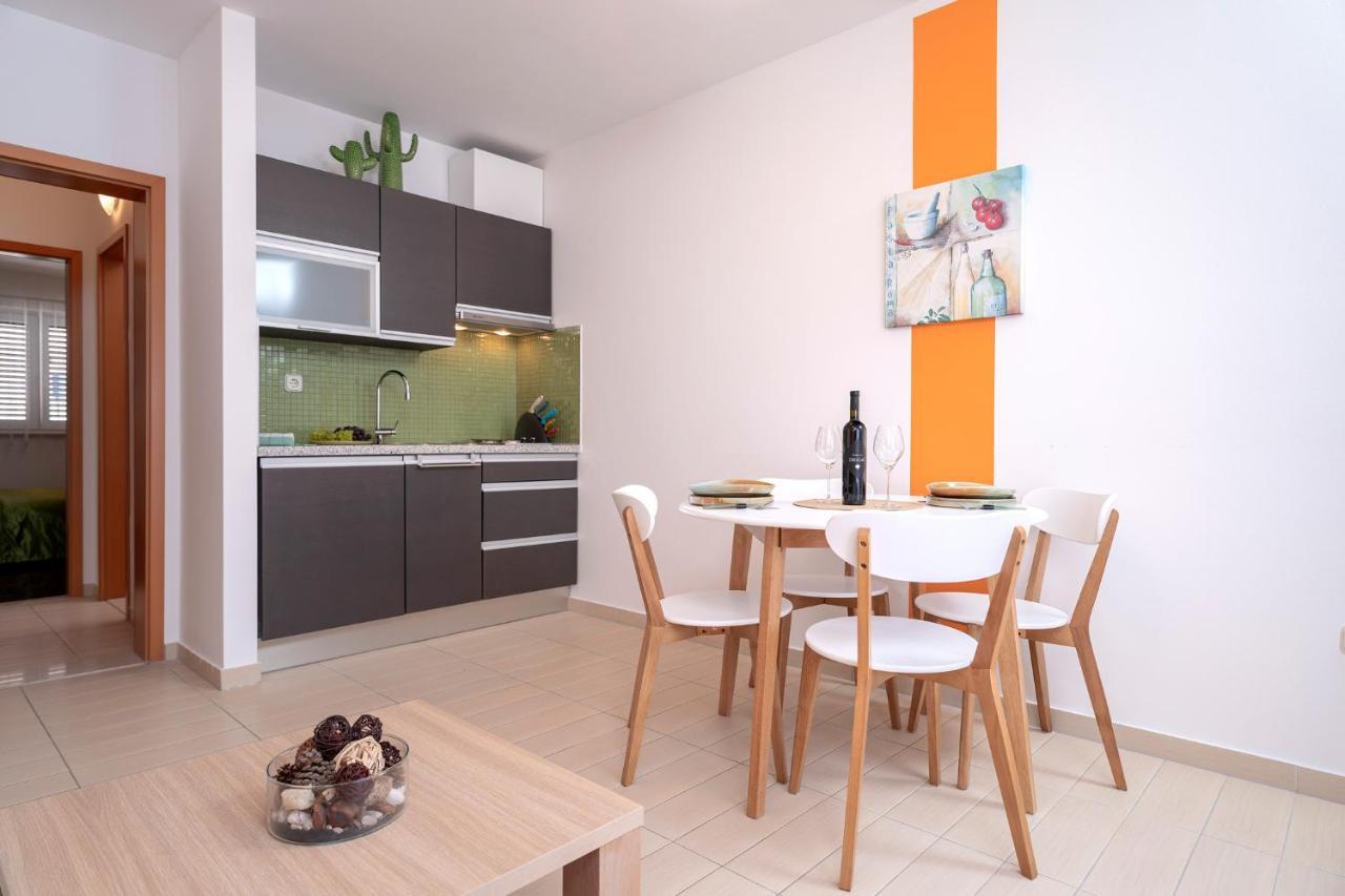 Hektorovic Poolside Apartments Bol Exterior foto